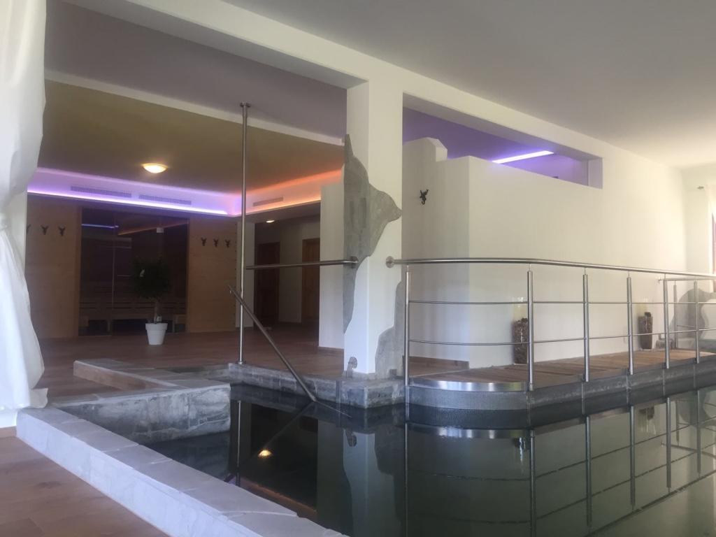 Hotel Restaurant Grune Au Полау Екстериор снимка