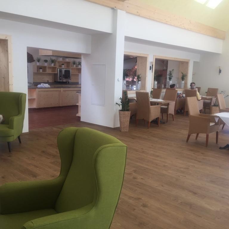 Hotel Restaurant Grune Au Полау Екстериор снимка